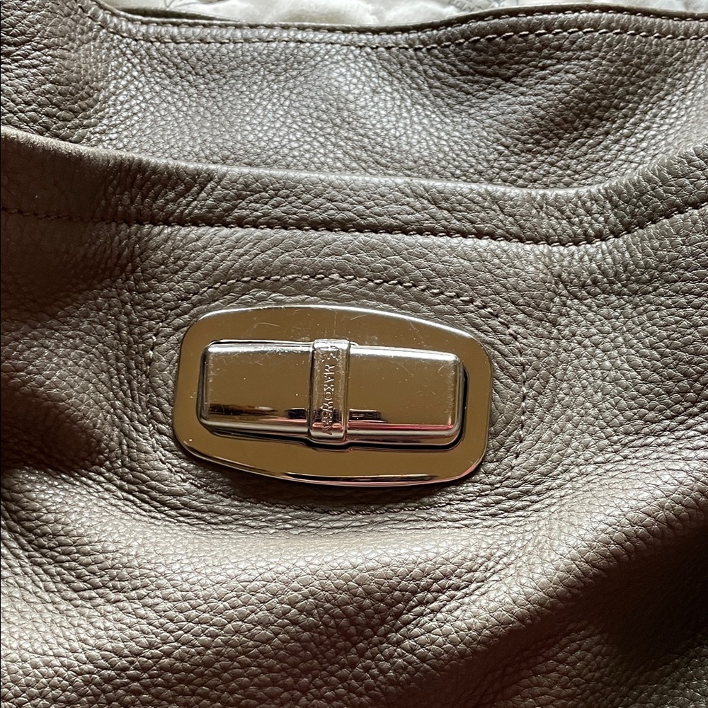 B Makowsky Large Grey Pebbled Leather Slouchy Bag - Picture 12 of 14